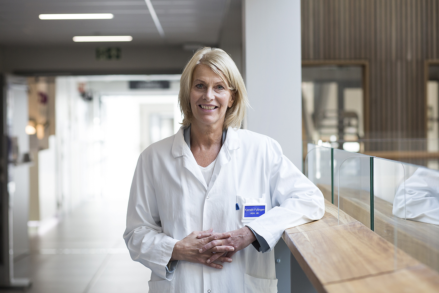 En person i hvit frakk