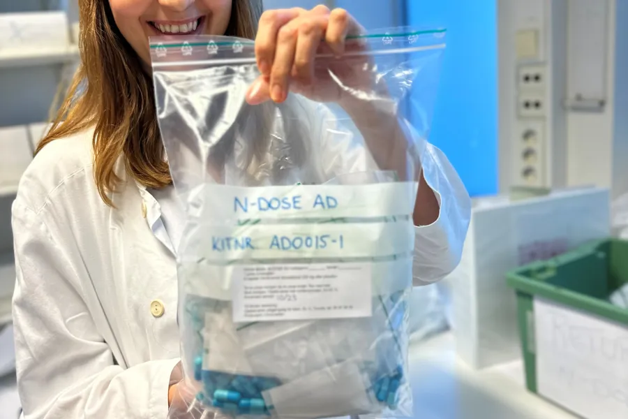 En person i en labfrakk