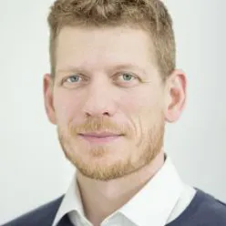 En mann med skjegg